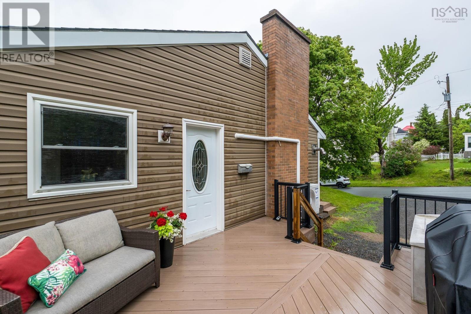 305 Fraser Street - 4