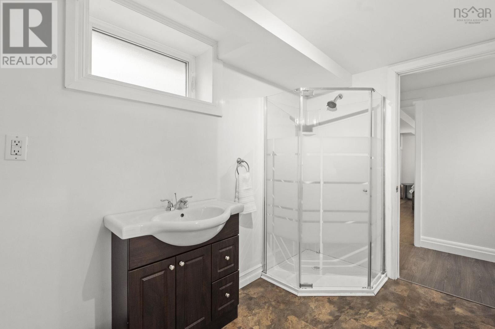 305 Fraser Street - 43