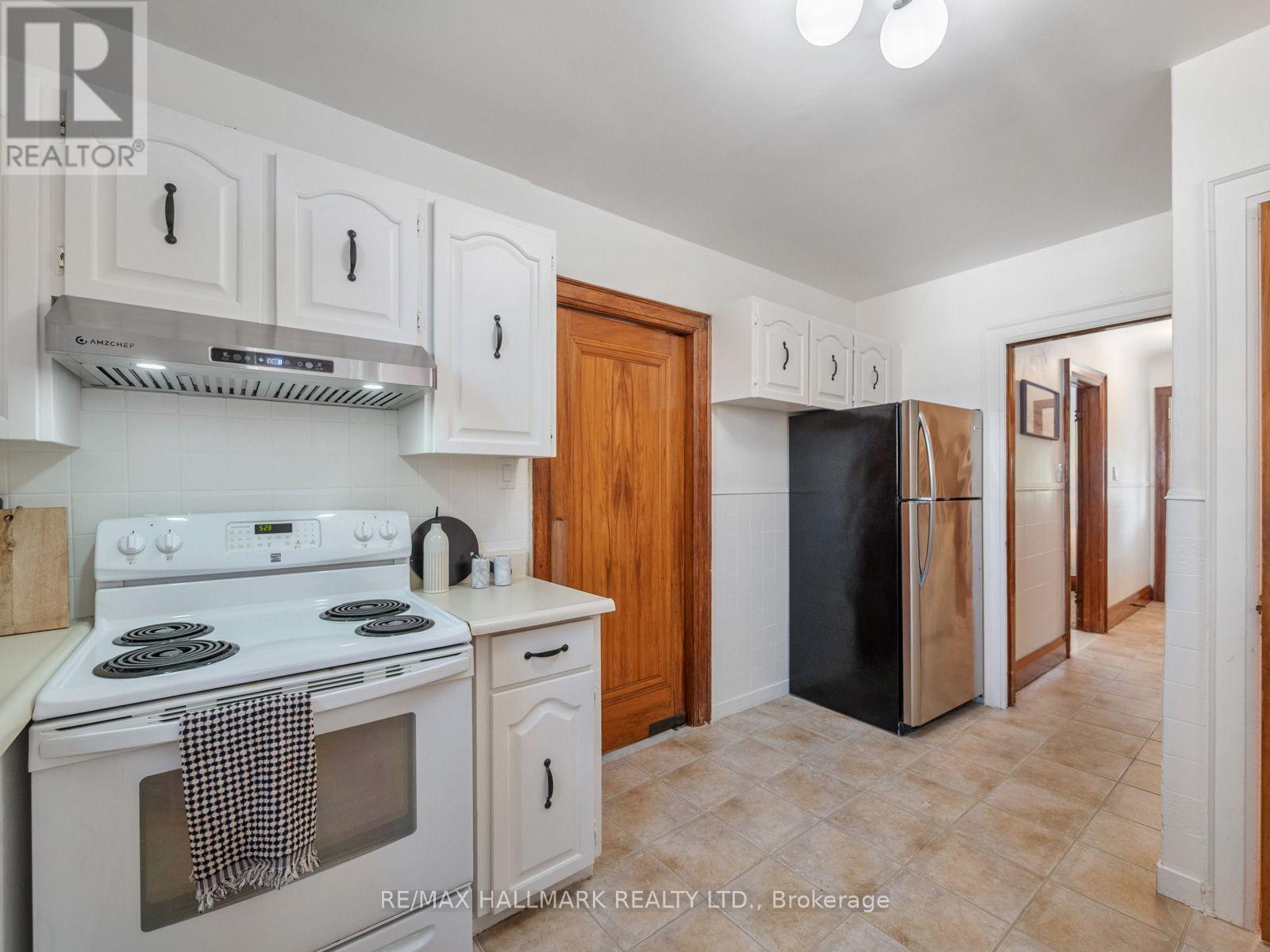 27 LESMOUNT AVENUE - 18