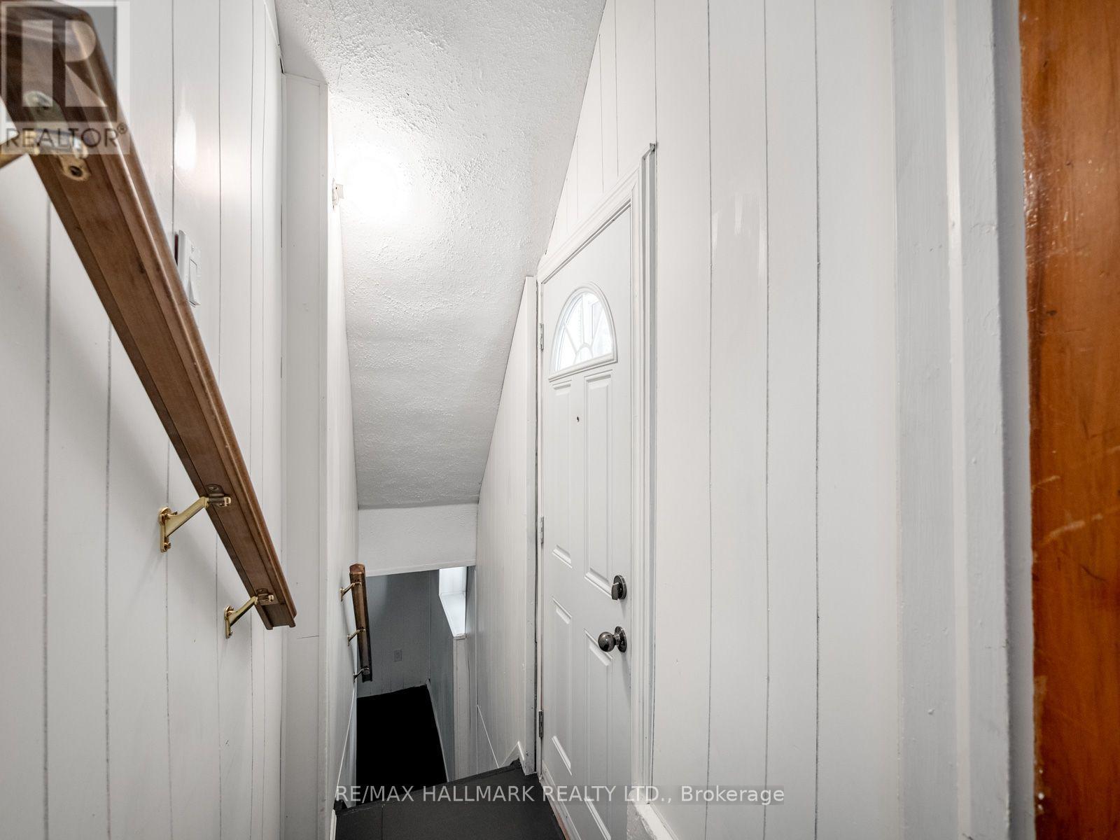 27 LESMOUNT AVENUE - Image 32