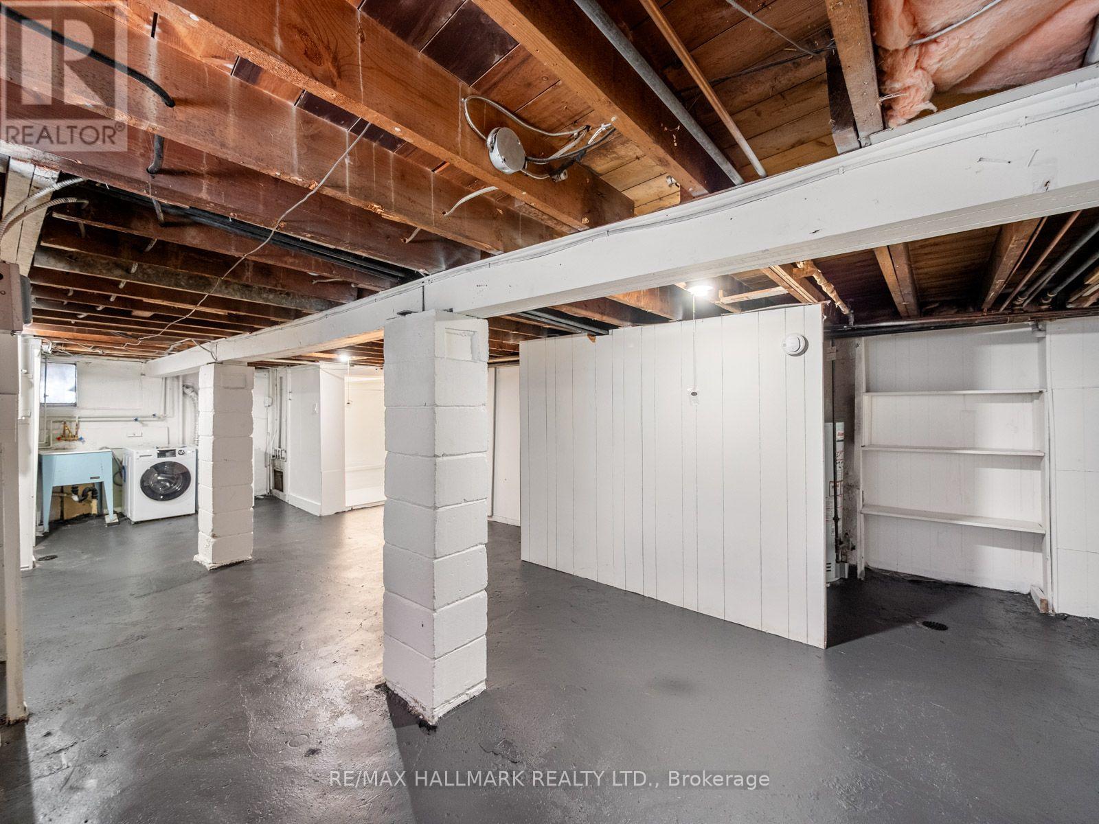 27 LESMOUNT AVENUE - 33