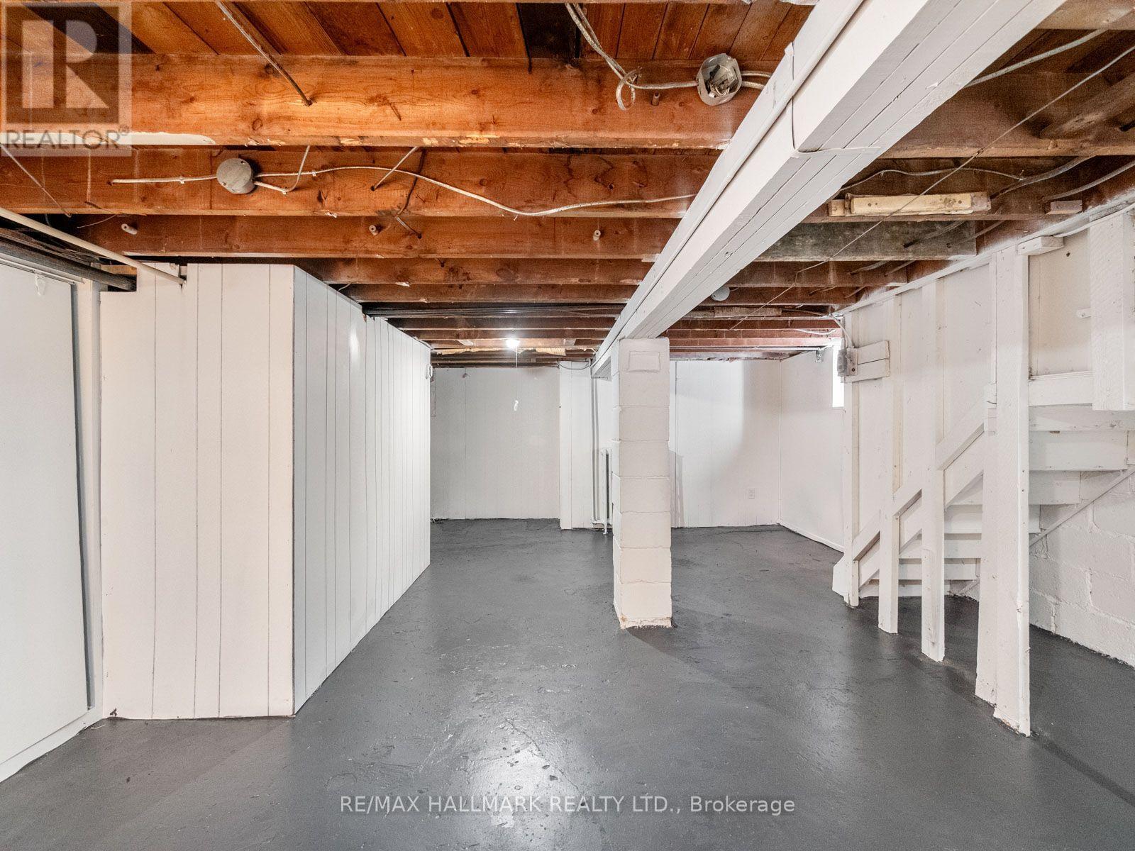 27 LESMOUNT AVENUE - 36