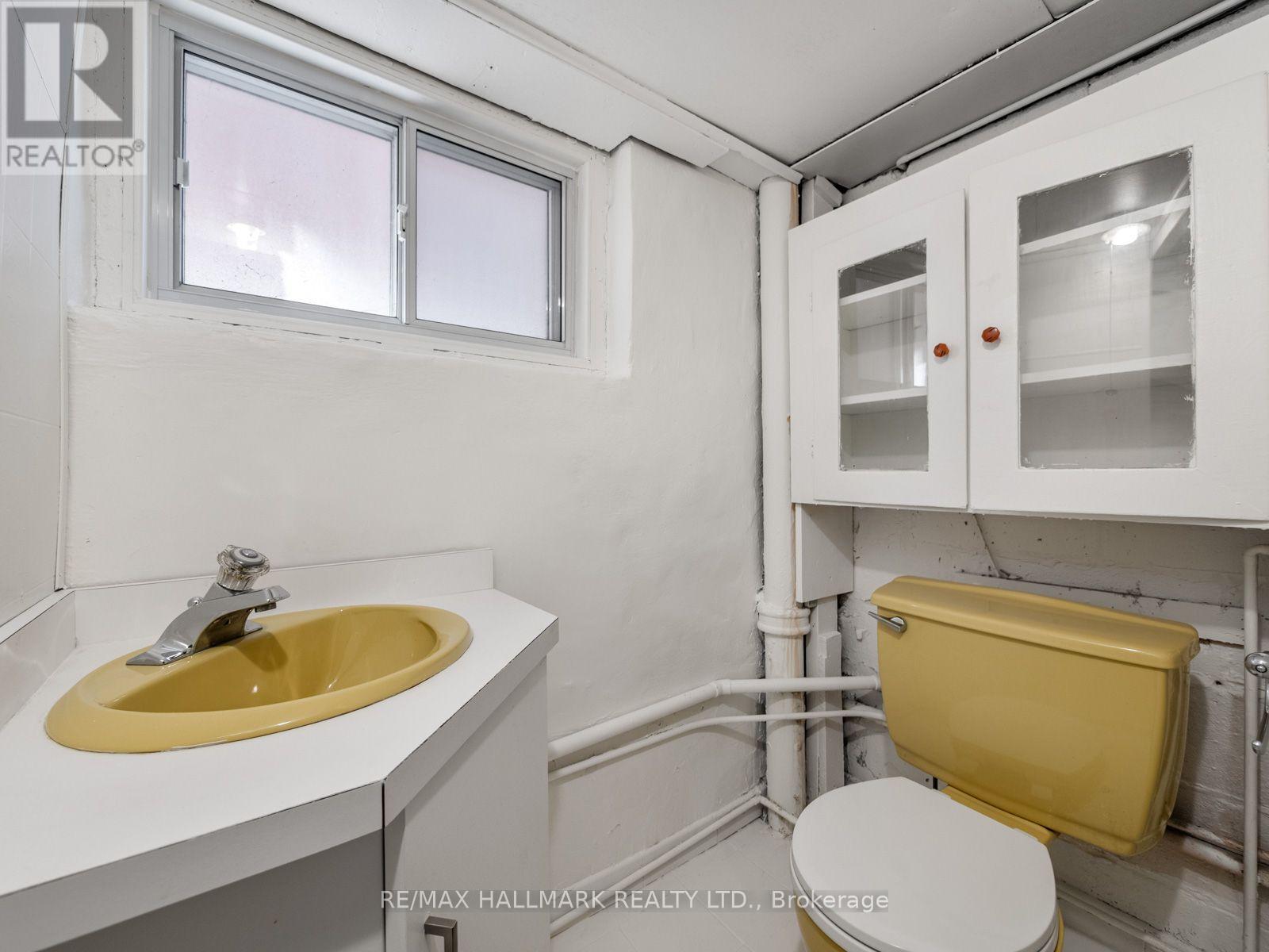 27 LESMOUNT AVENUE - Image 38