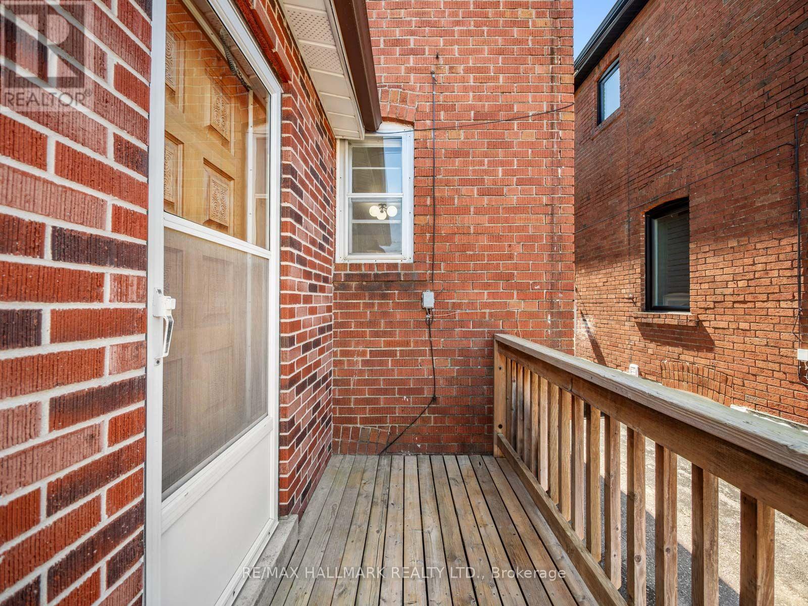 27 LESMOUNT AVENUE - 40