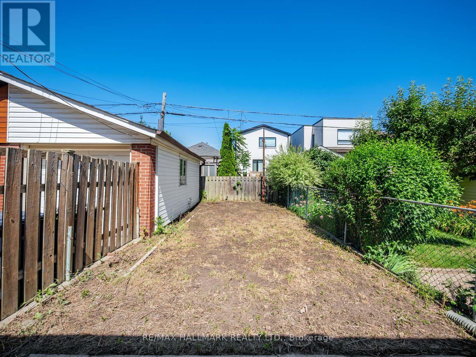 27 LESMOUNT AVENUE - 41