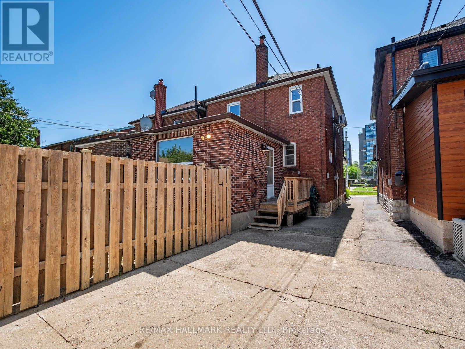 27 LESMOUNT AVENUE - 44