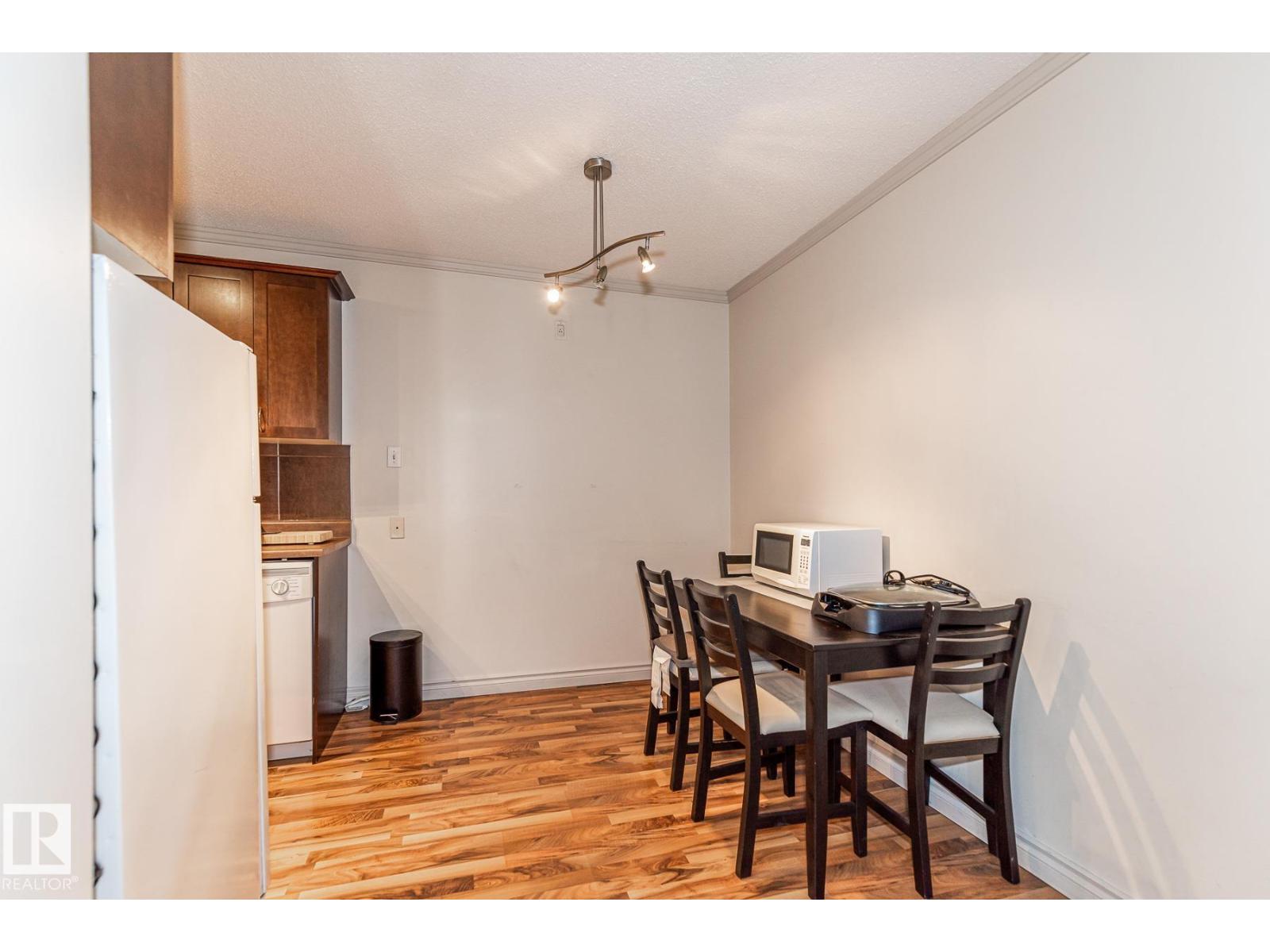 #204 10633 81 AV NW - 10