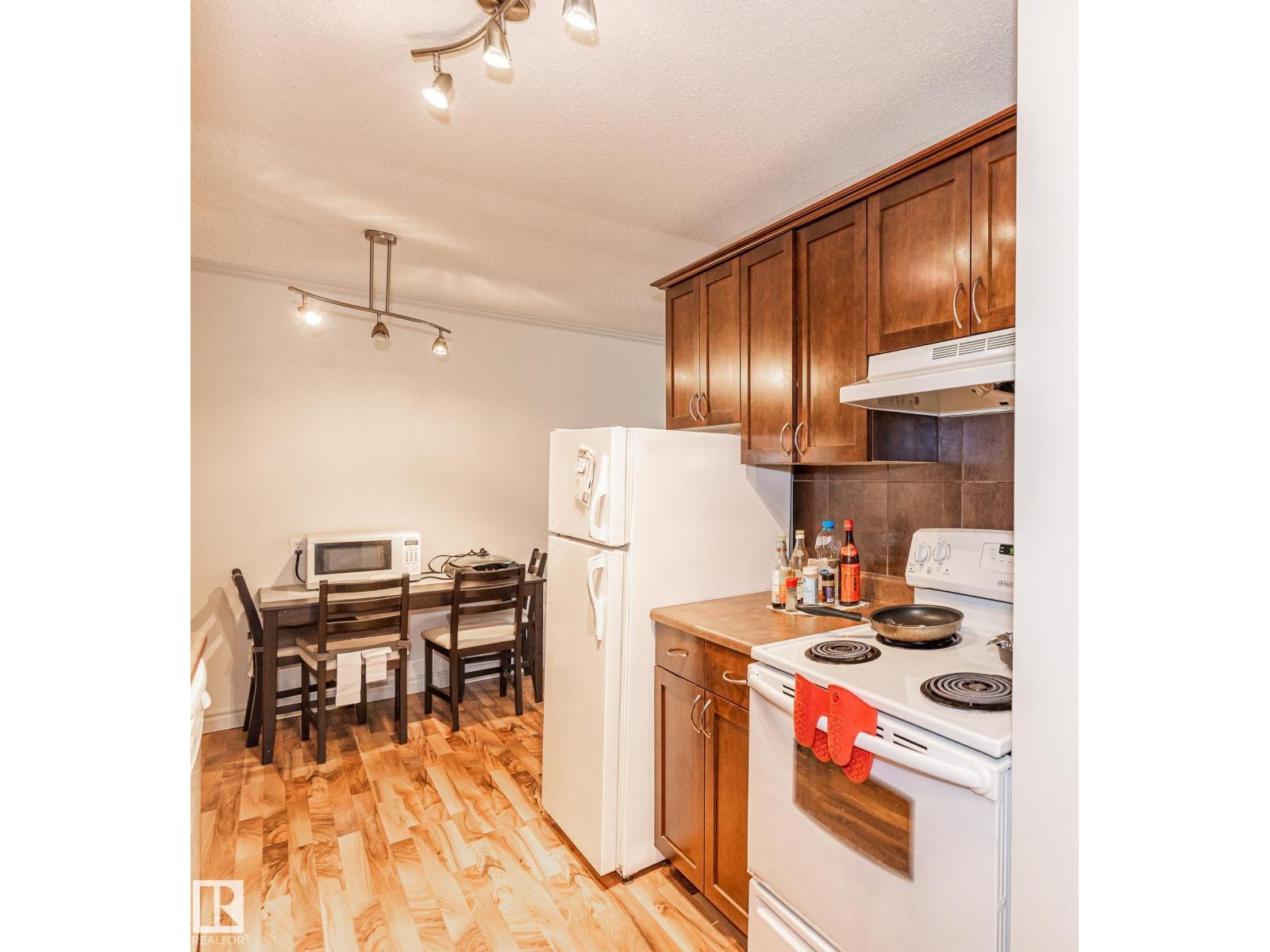 #204 10633 81 AV NW - 15