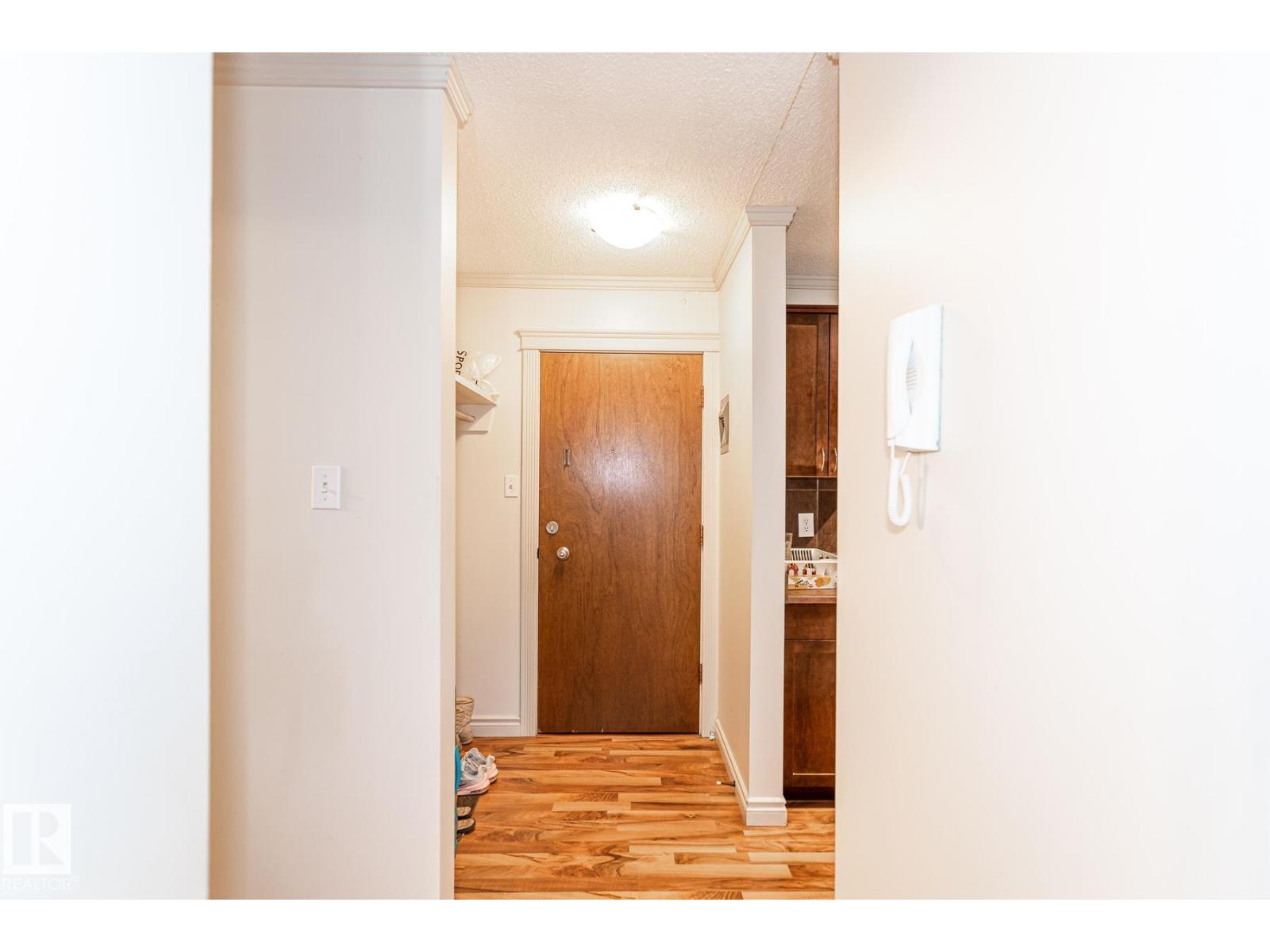 #204 10633 81 AV NW - 4