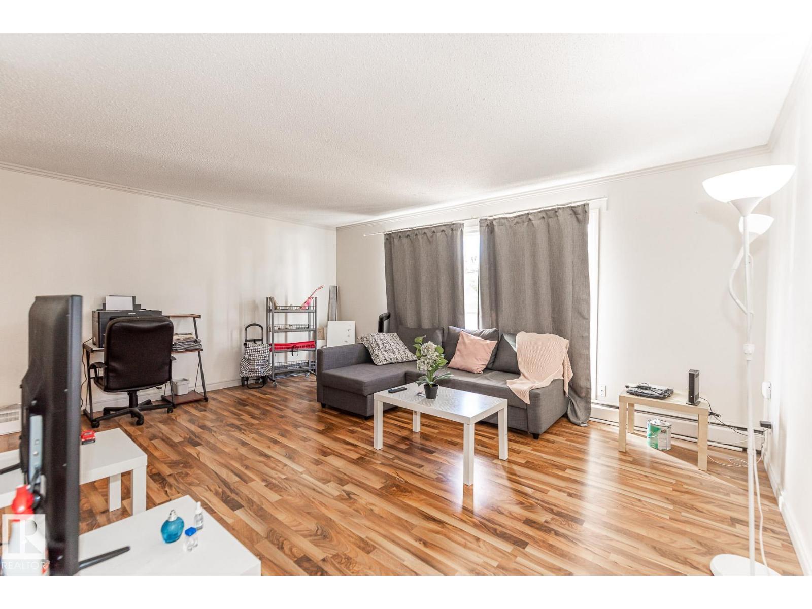#204 10633 81 AV NW - 5