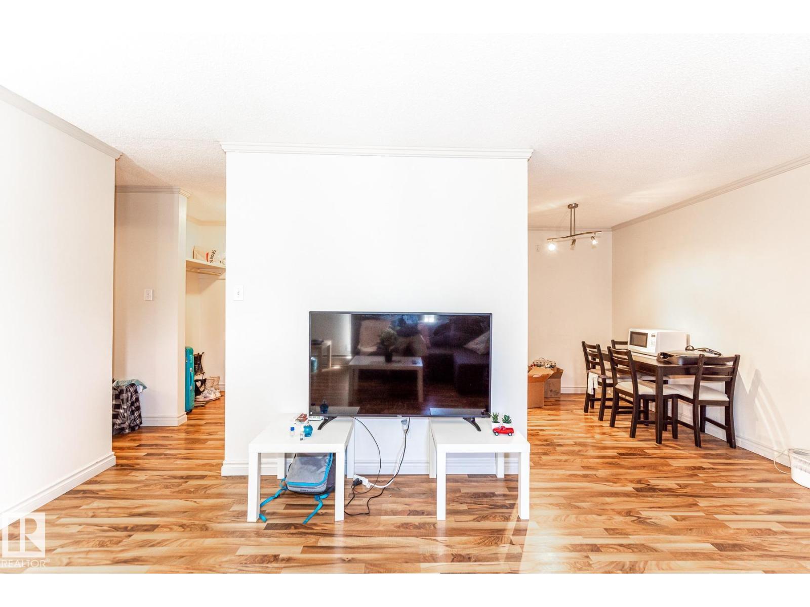 #204 10633 81 AV NW - 9