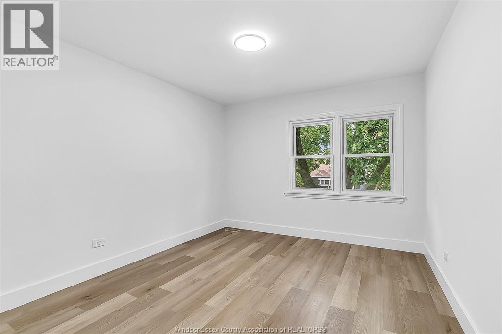 2123 SECORD - 25