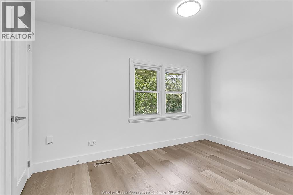2123 SECORD - 23