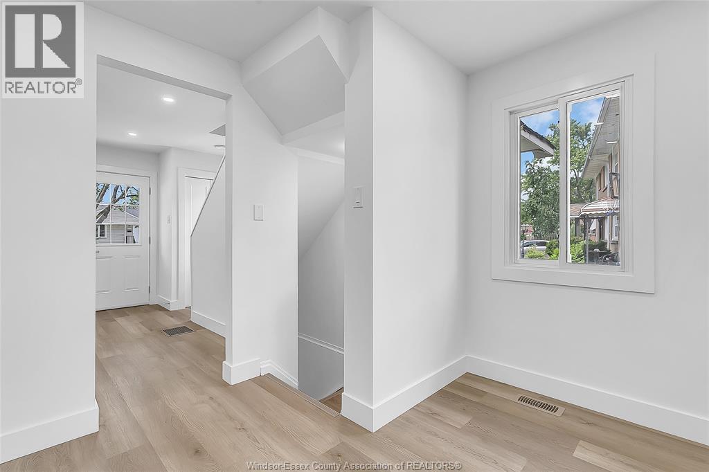 2123 SECORD - 13