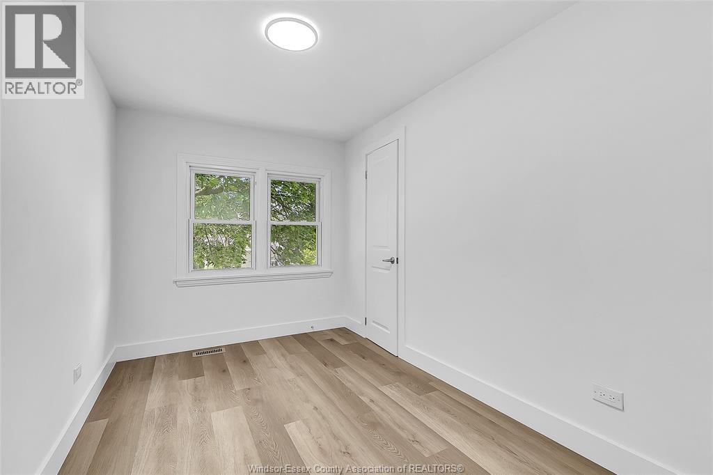 2123 SECORD - 24