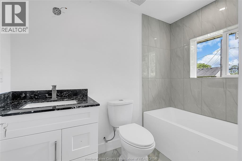 2123 SECORD - 20