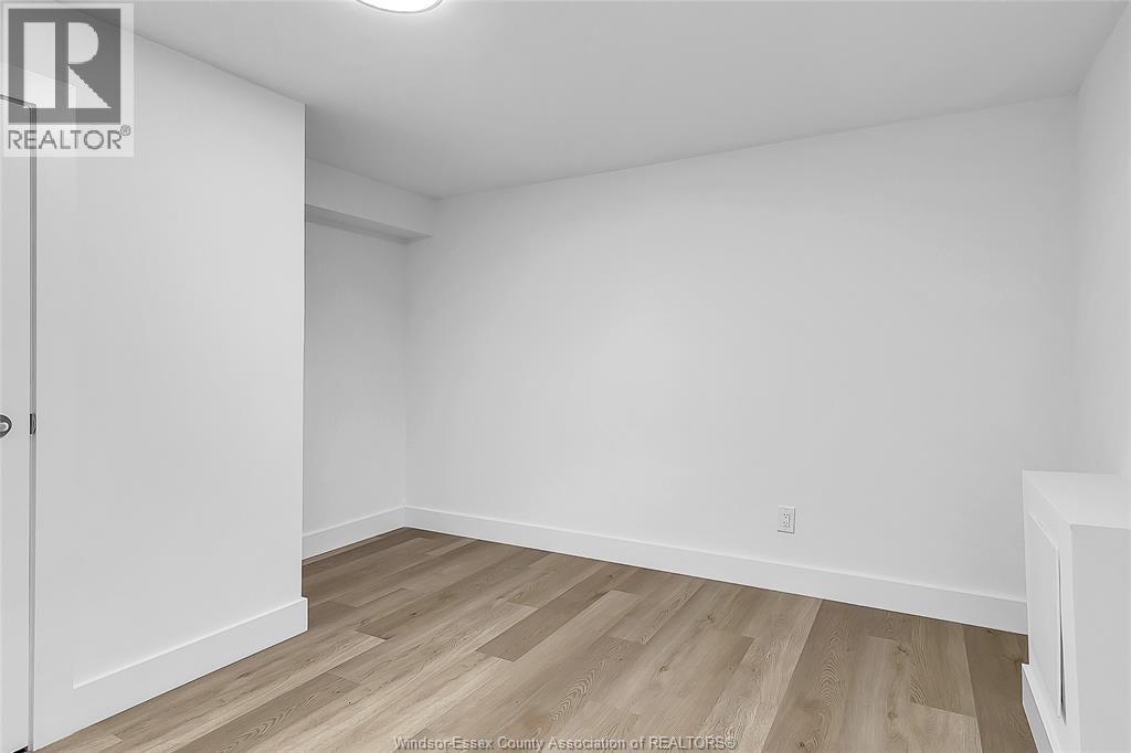 2123 SECORD - 17