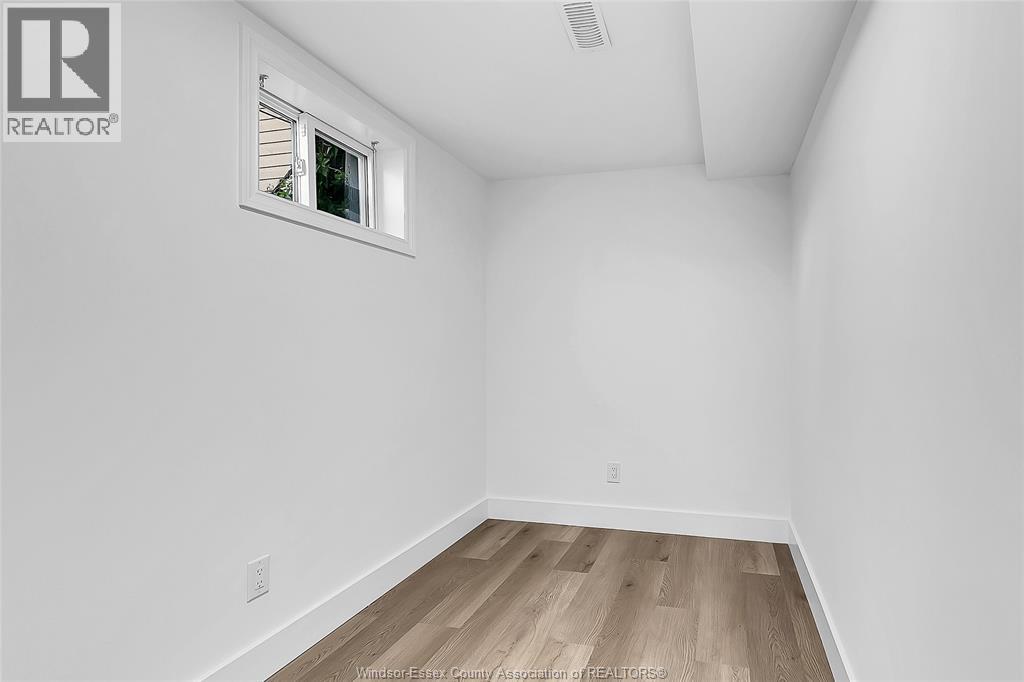 2123 SECORD - 18