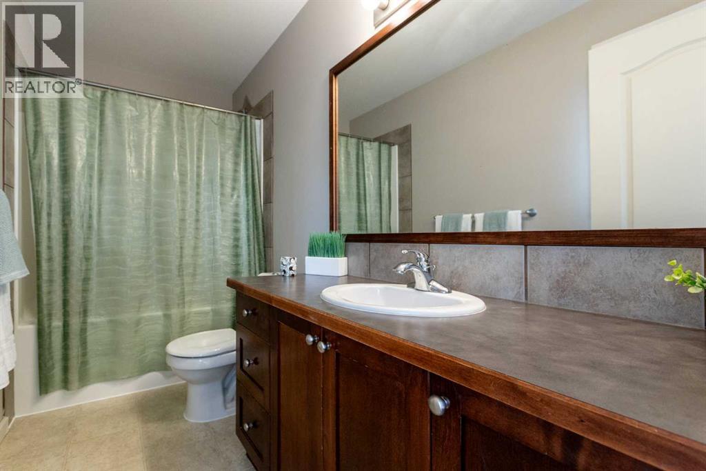 Listing photo – 454 Wishart Street, Red Deer