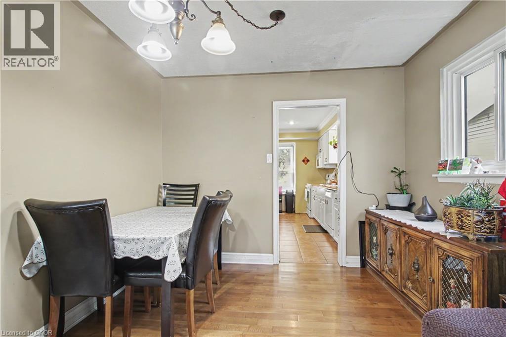 17 HALLMARK Street - 11