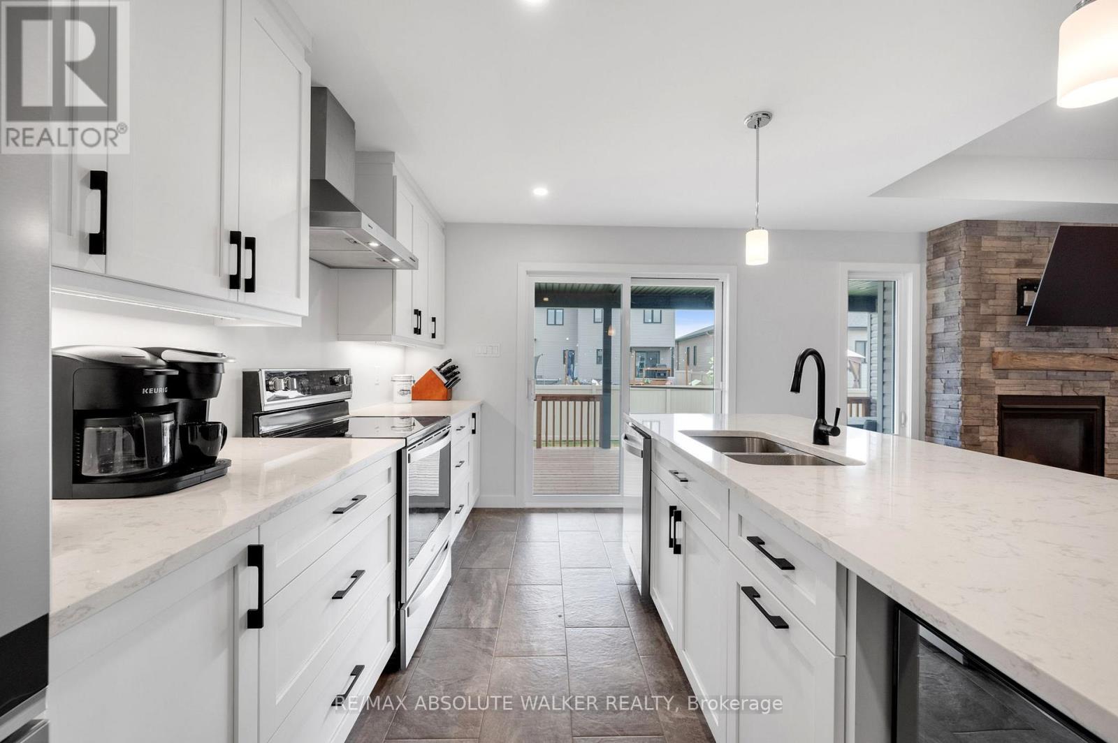 46 RICHER STREET - 13