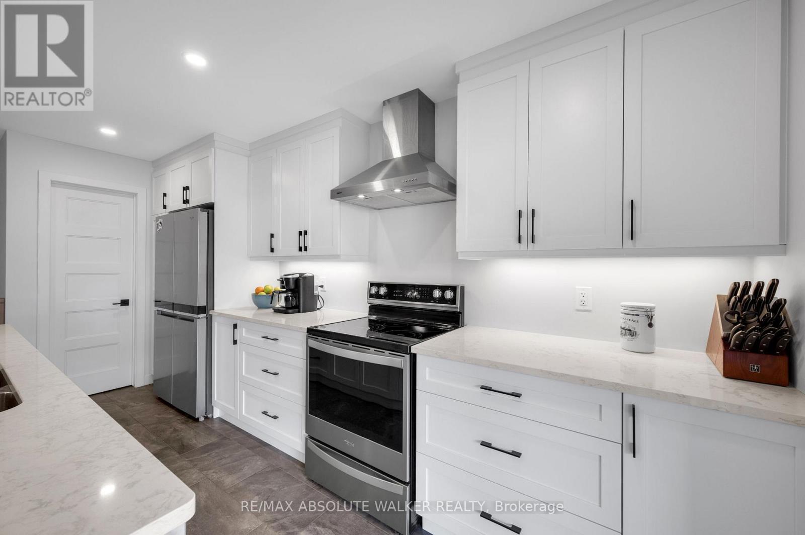 46 RICHER STREET - 14