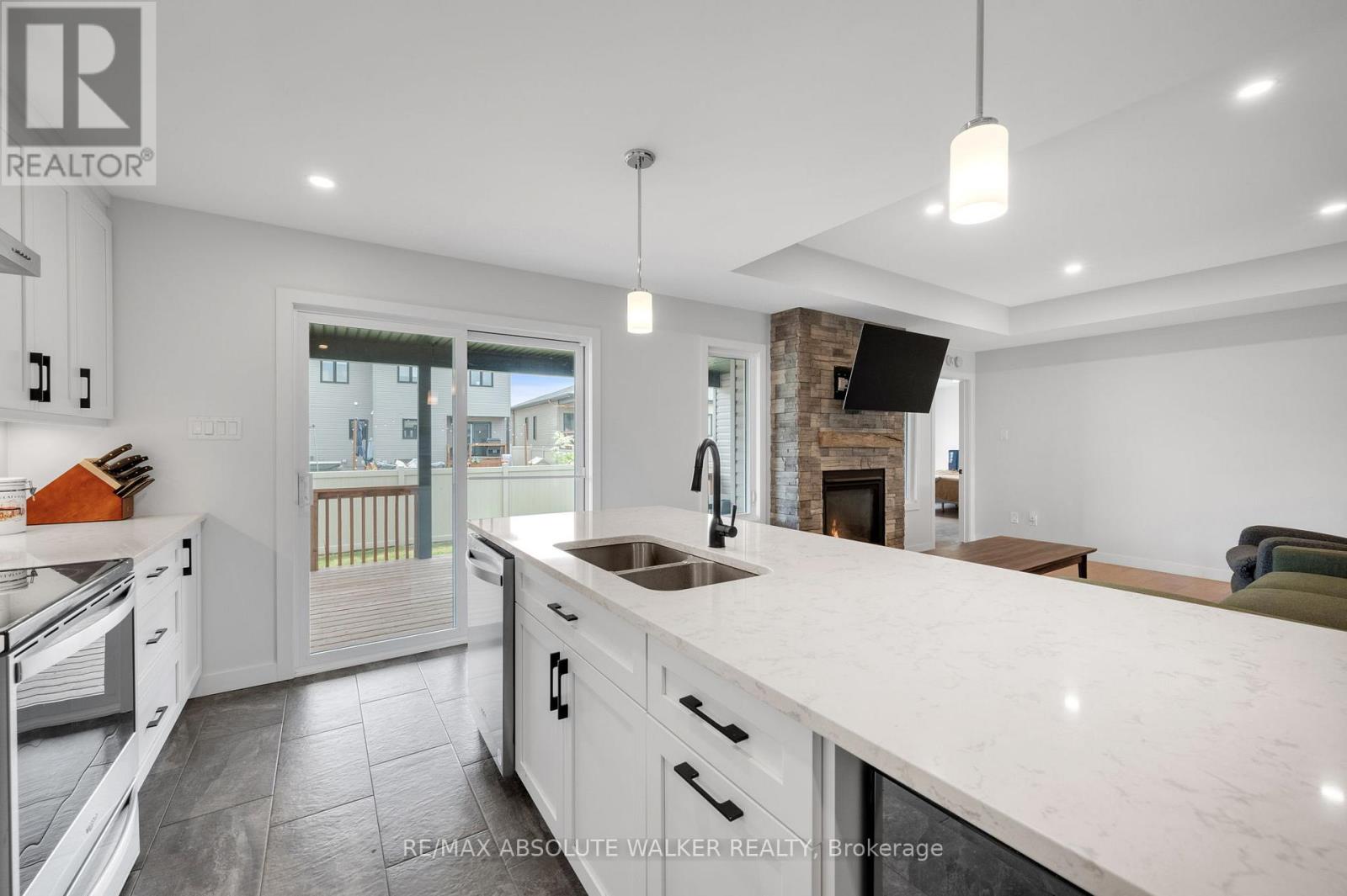 46 RICHER STREET - 17