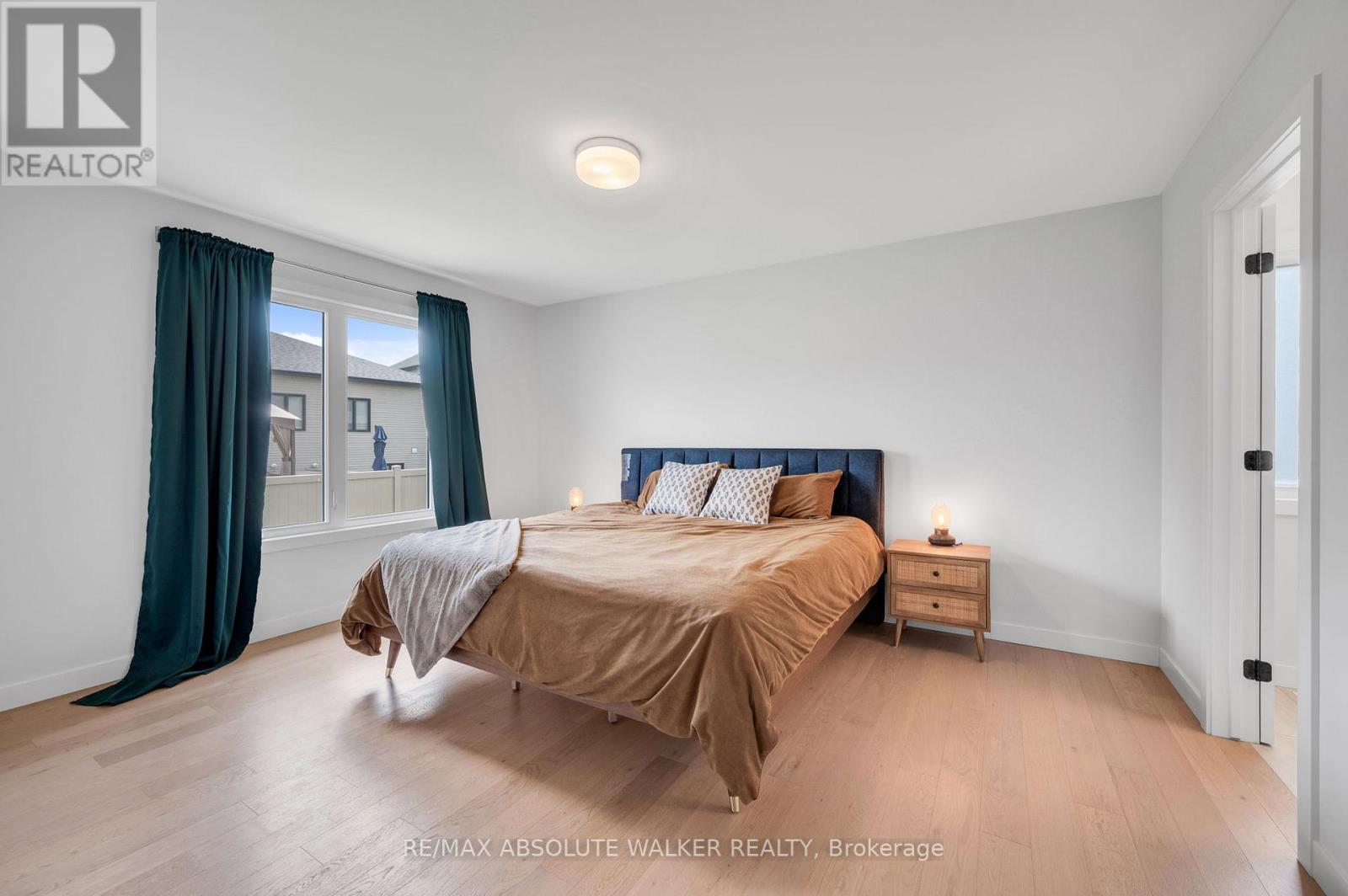 46 RICHER STREET - 19