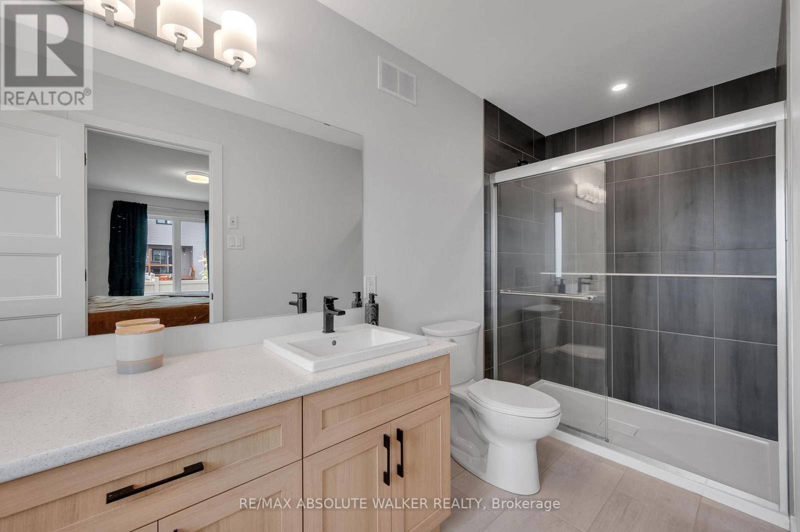 46 RICHER STREET - 20