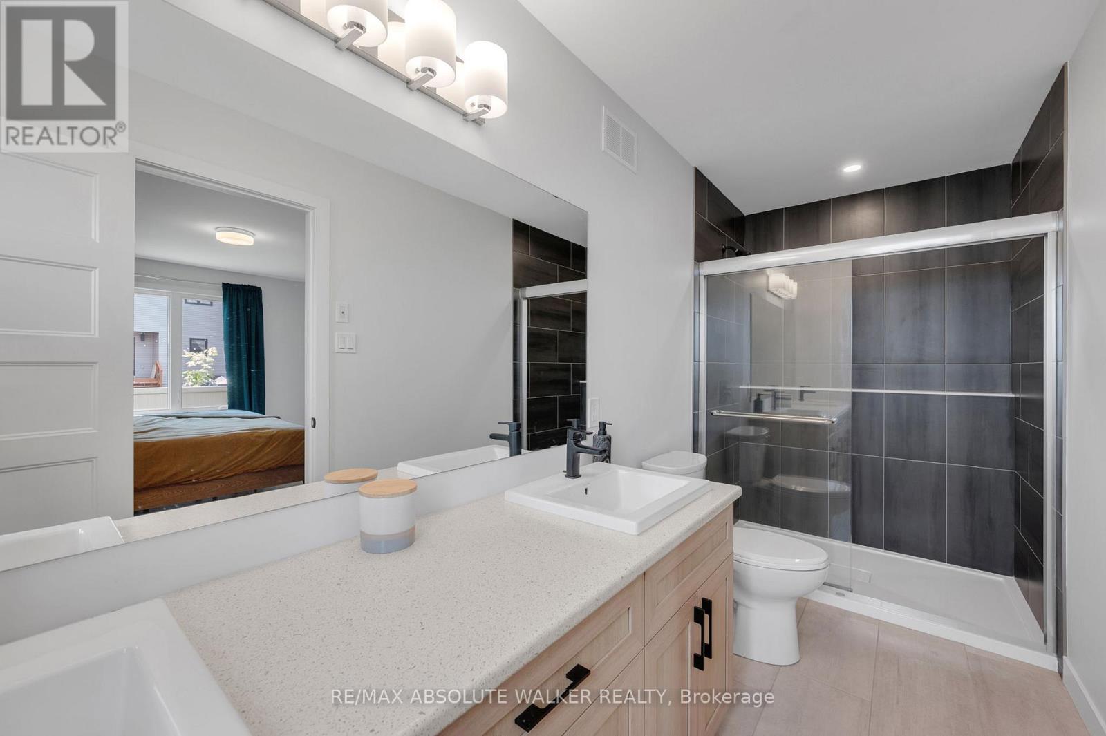 46 RICHER STREET - 21