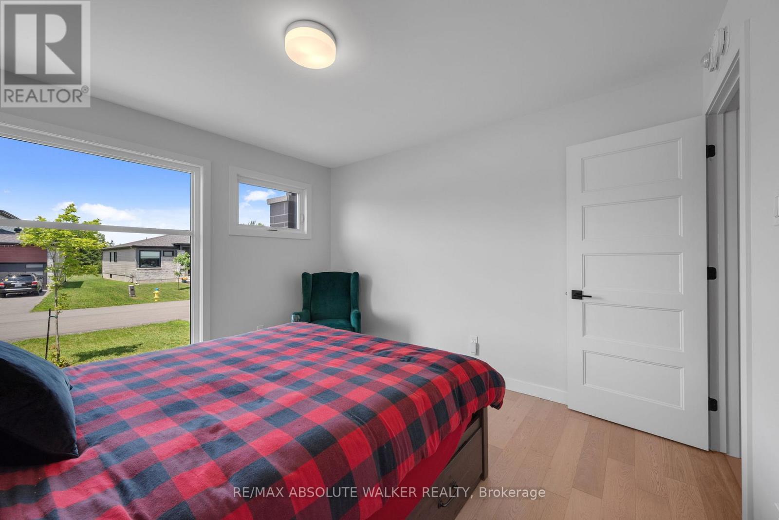 46 RICHER STREET - 22