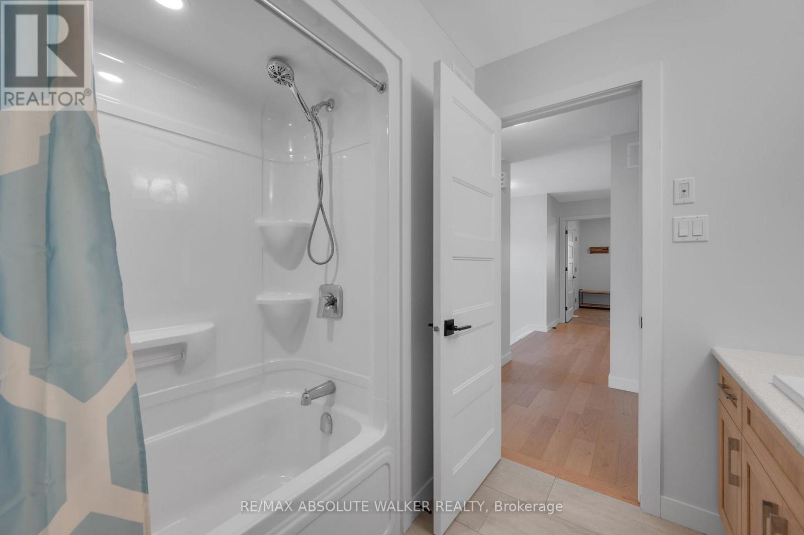 46 RICHER STREET - 25