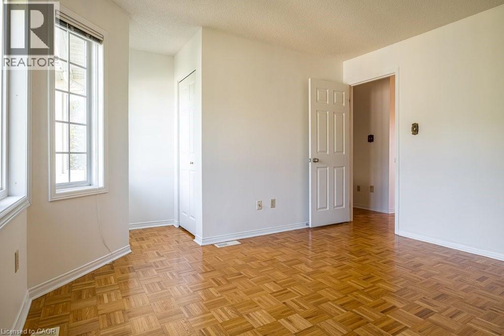 #10 266 LIMERIDGE Road E - Image 22