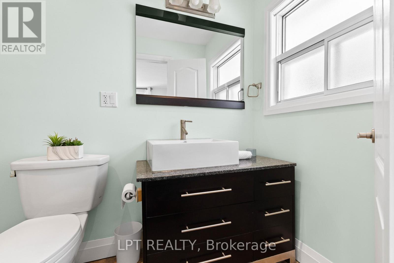 818 POPLAR AVENUE - 18