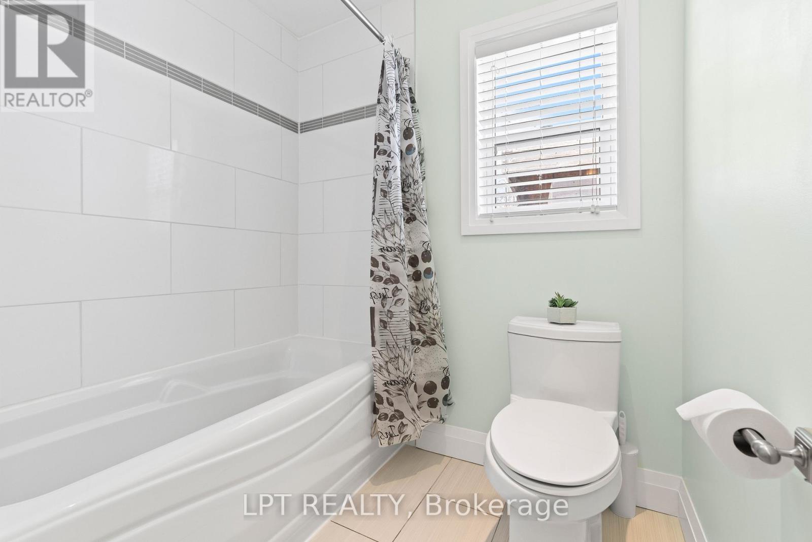 818 POPLAR AVENUE - 21