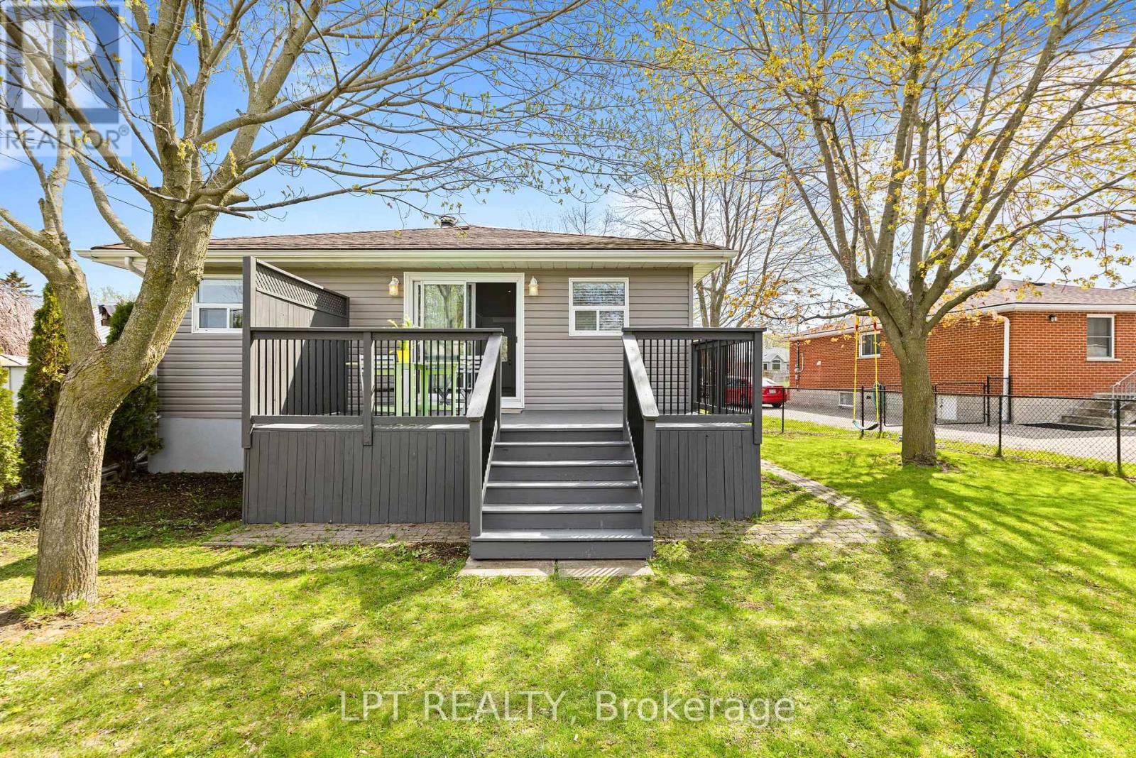 818 POPLAR AVENUE - 27
