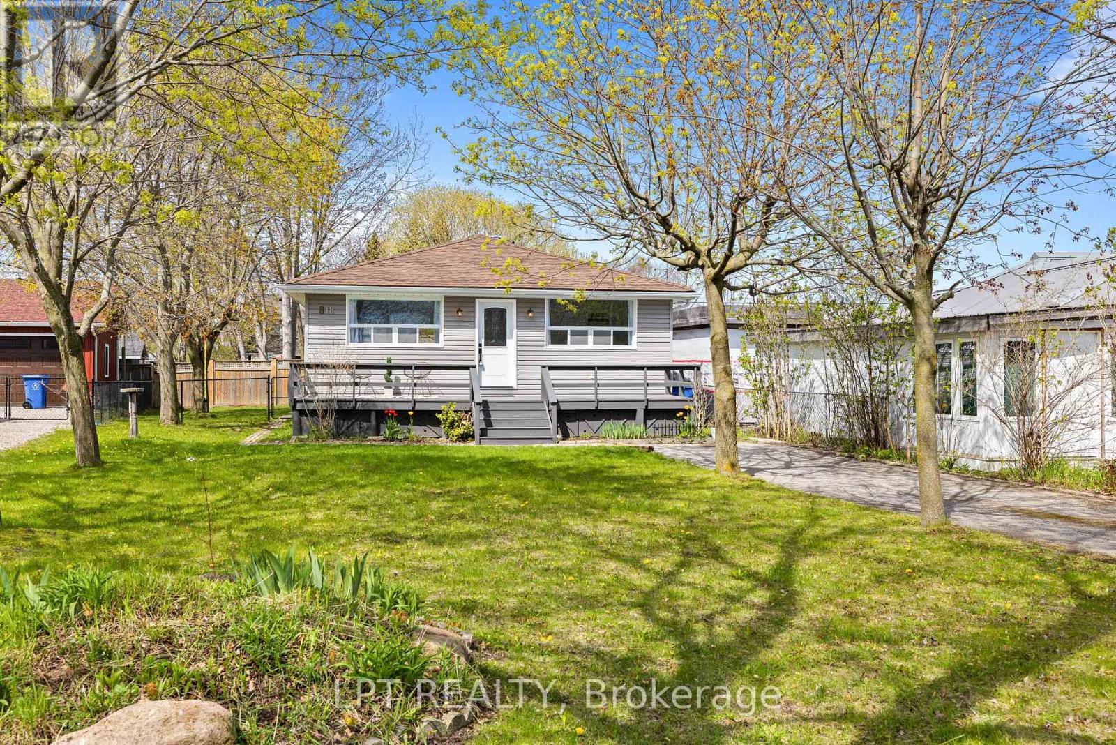 818 POPLAR AVENUE - 6