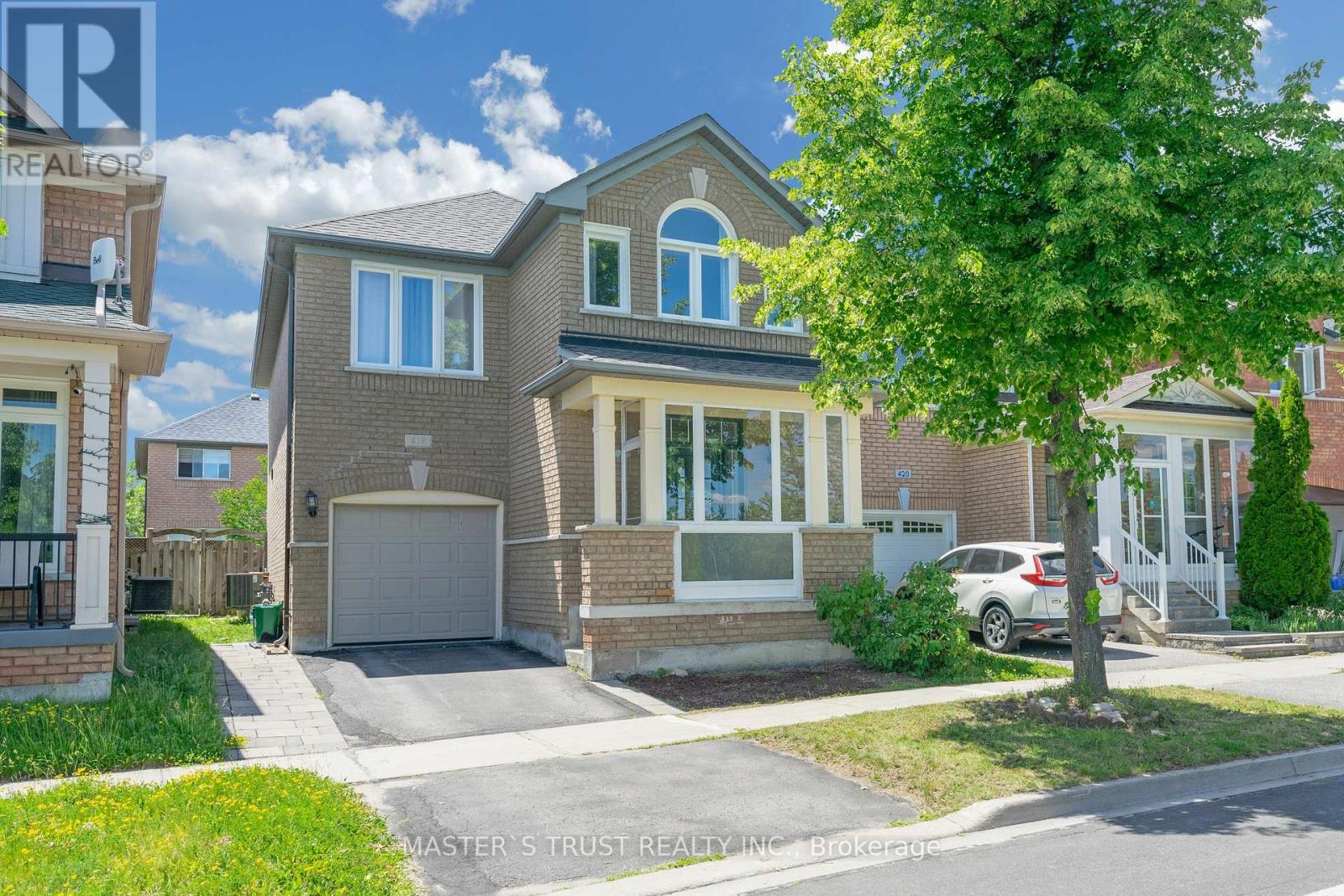 418 THE BRIDLE WALK - 1