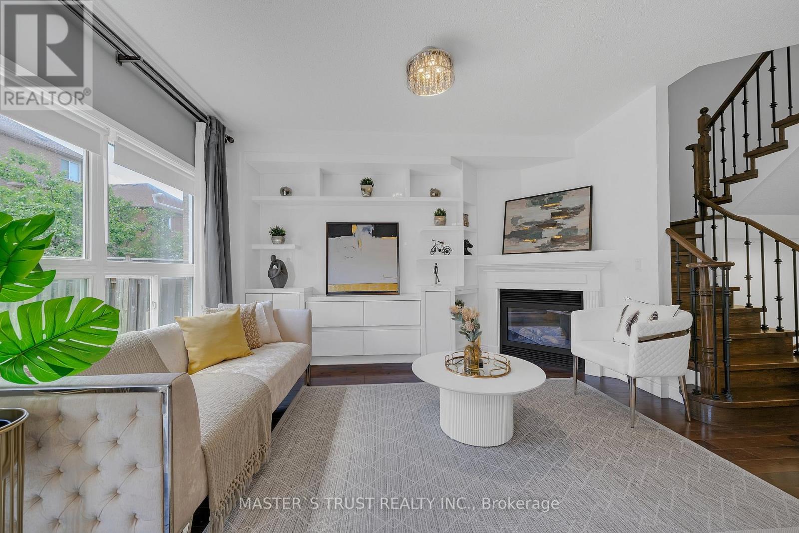 418 THE BRIDLE WALK - 14
