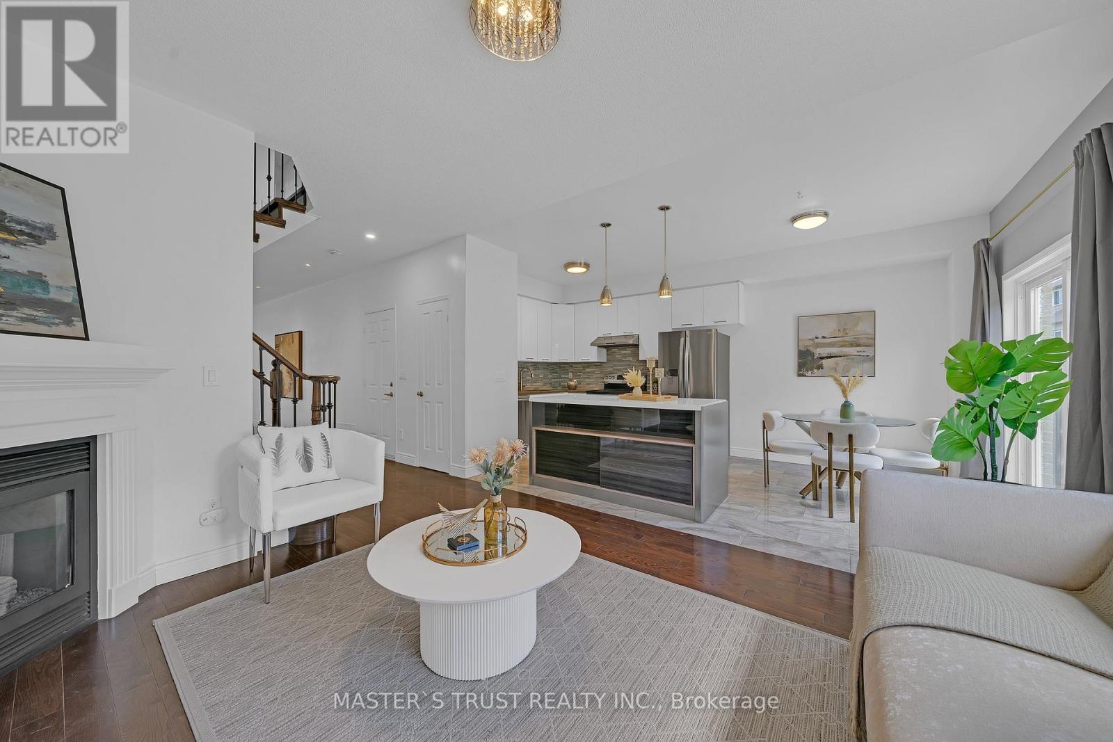 418 THE BRIDLE WALK - 17
