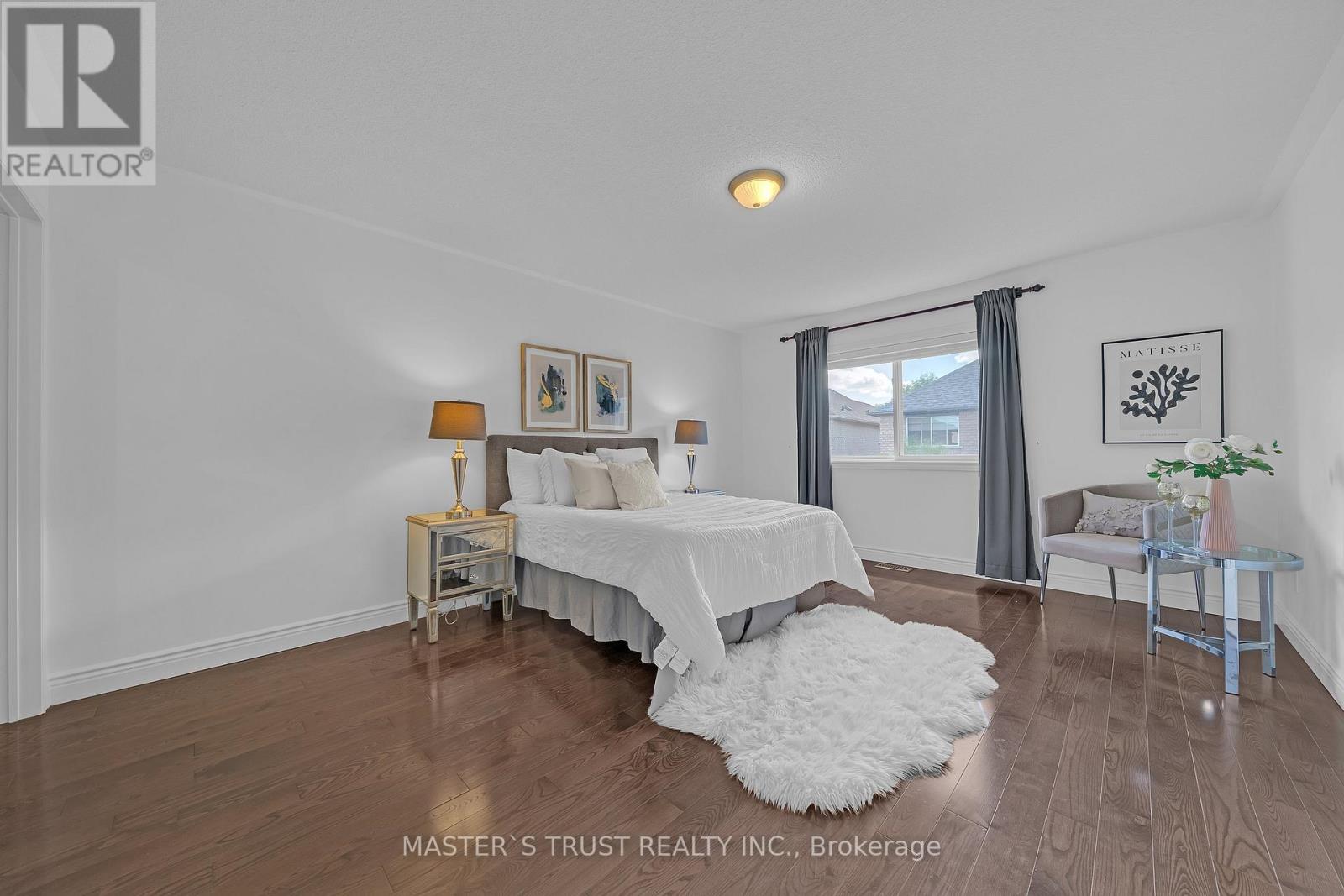418 THE BRIDLE WALK - 27