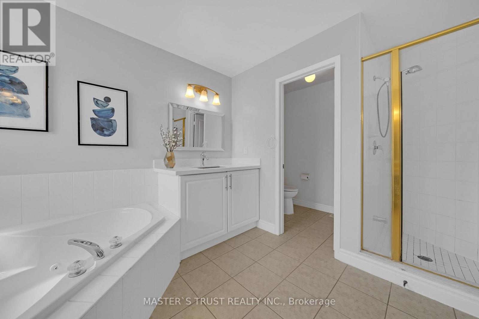 418 THE BRIDLE WALK - 31