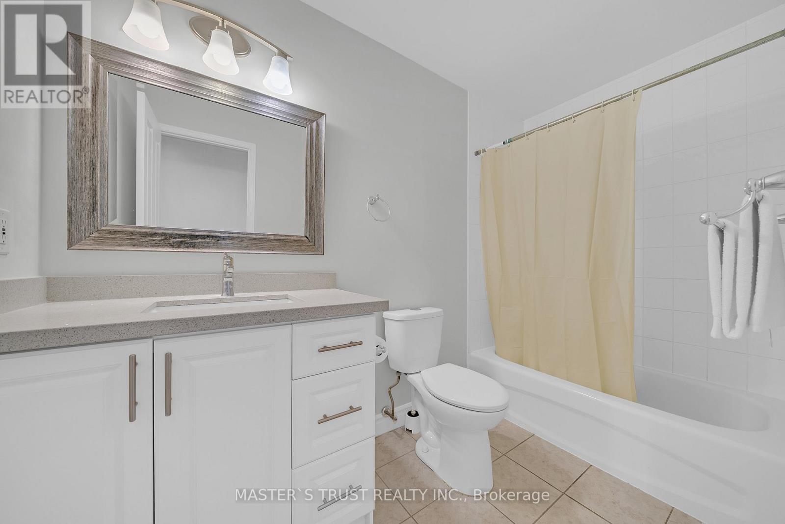 418 THE BRIDLE WALK - 32