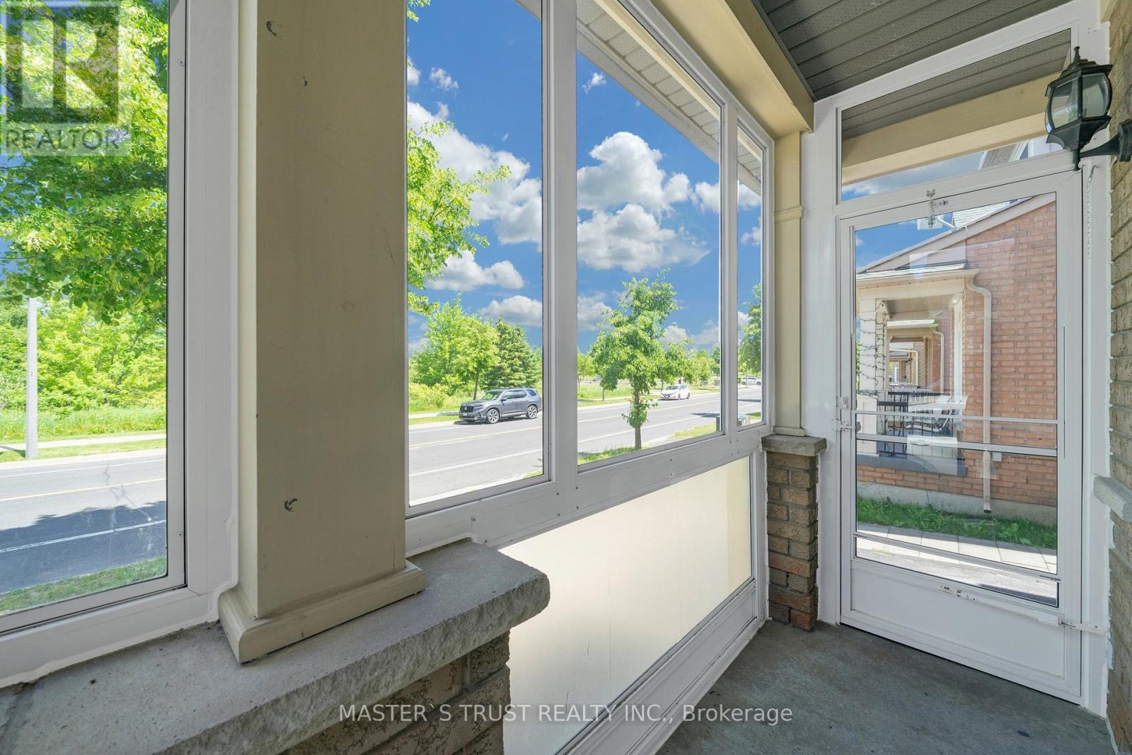 418 THE BRIDLE WALK - 4