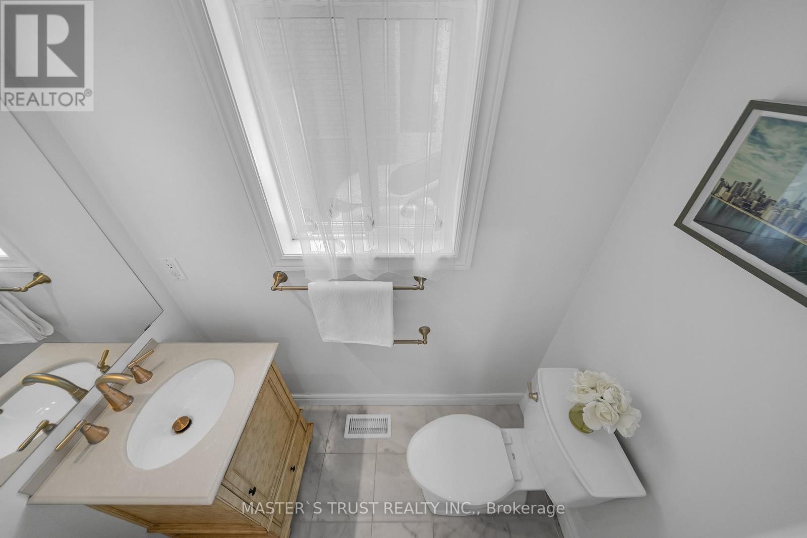 418 THE BRIDLE WALK - 7