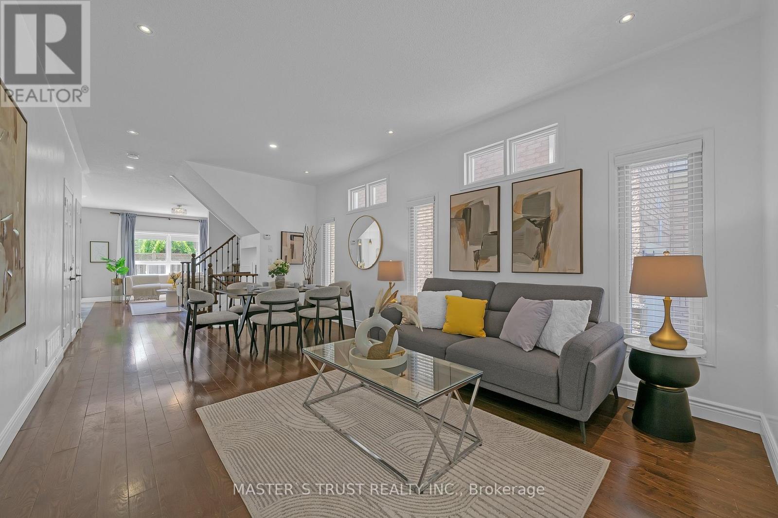 418 THE BRIDLE WALK - 8