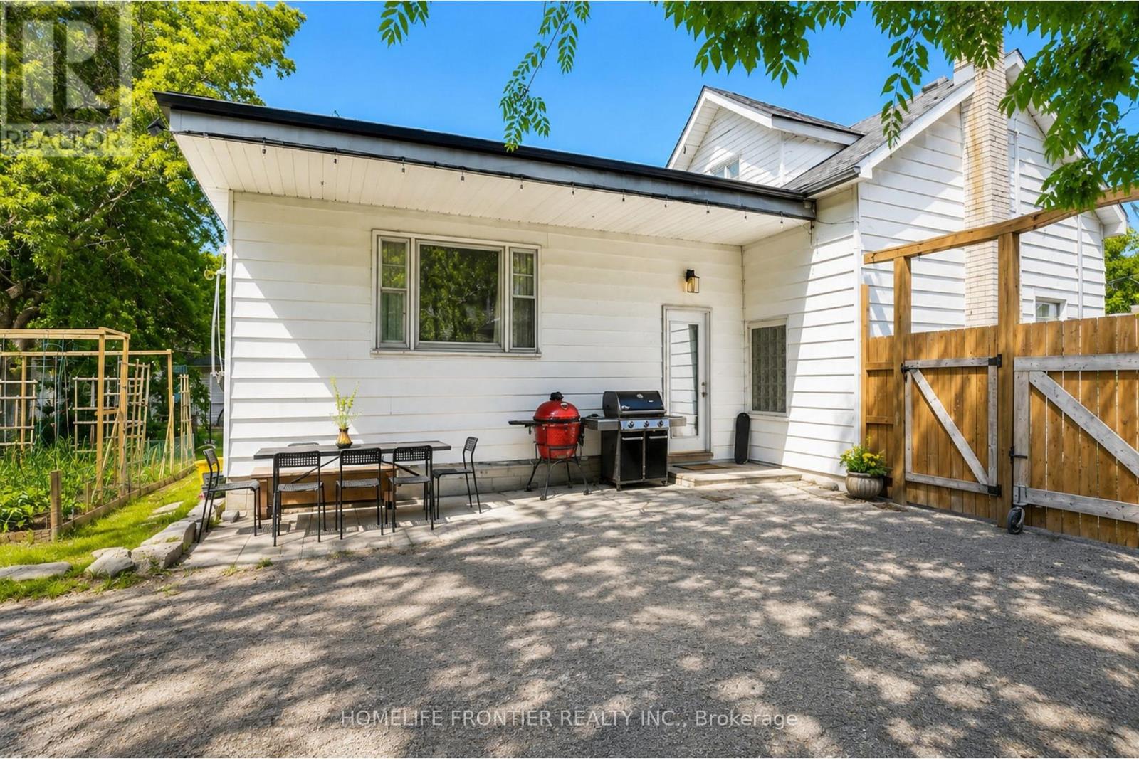 634 GORHAM STREET - 22