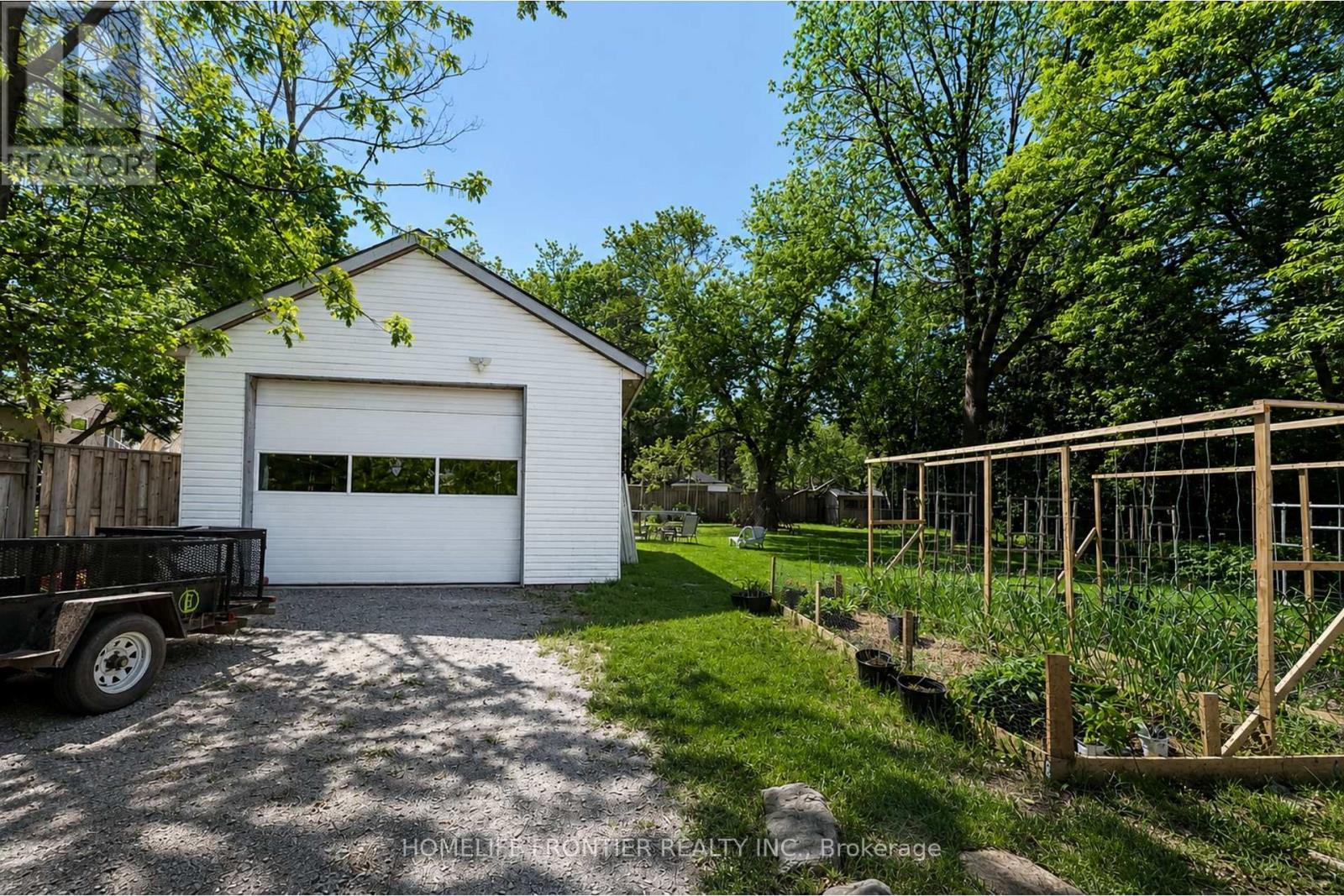 634 GORHAM STREET - 24