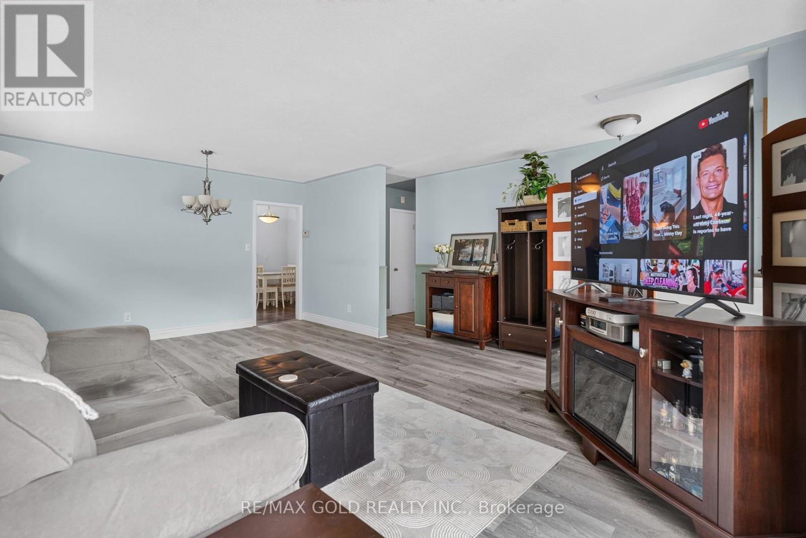 182 MCMURCHY AVENUE S - 10