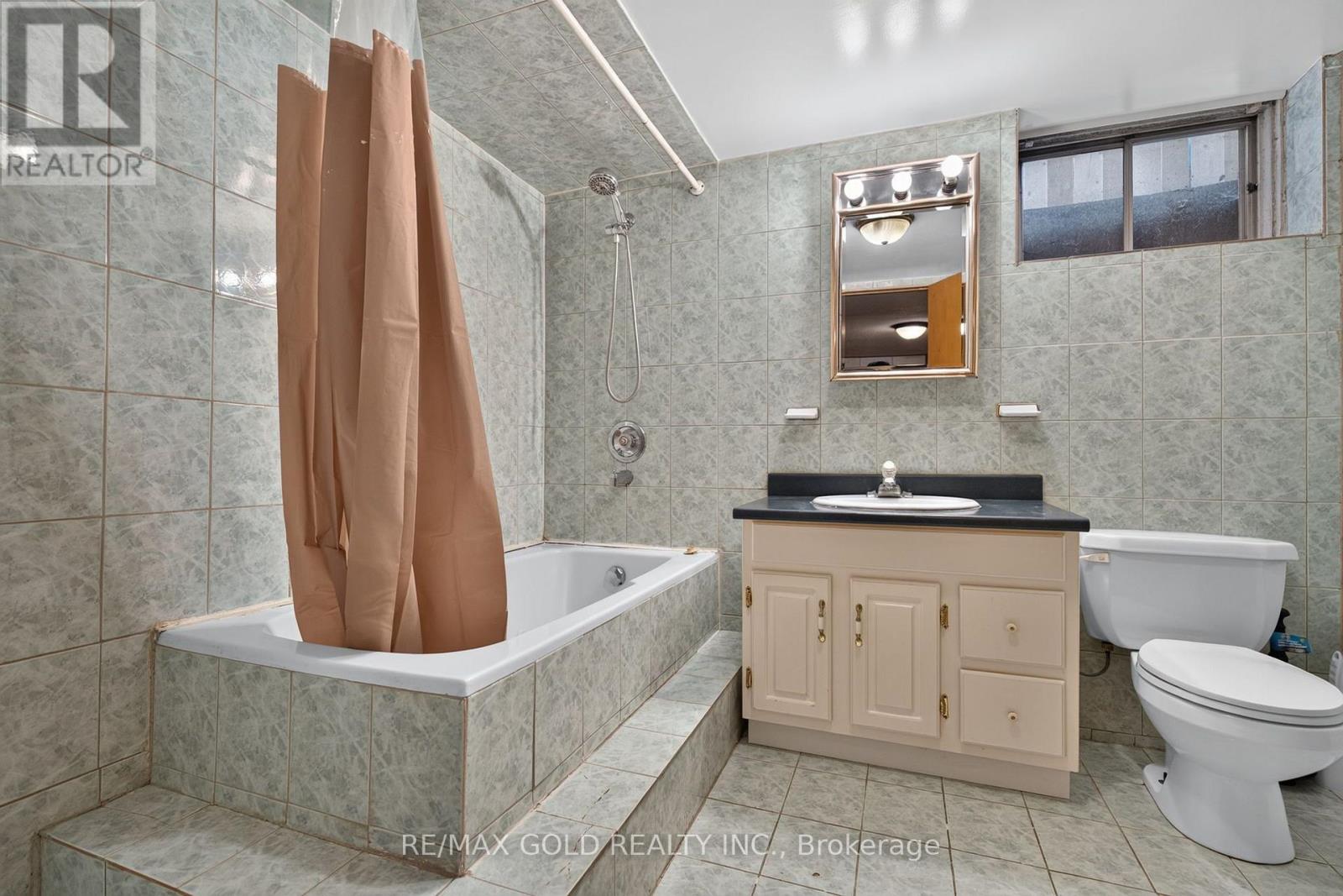 182 MCMURCHY AVENUE S - 29